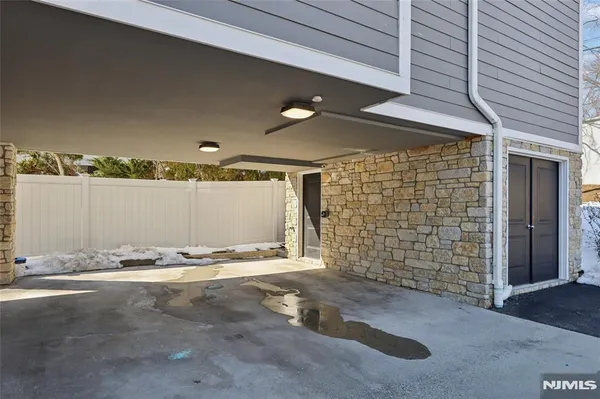 $3,400 | 53 Crest Street, Unit 1, Westwood, NJ 07675