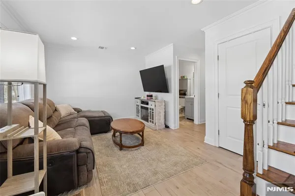 $3,400 | 53 Crest Street, Unit 1, Westwood, NJ 07675