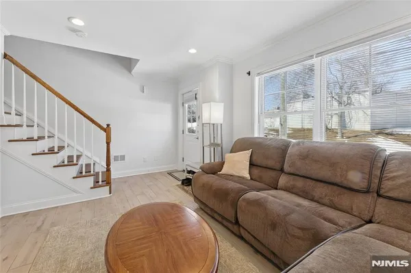 $3,400 | 53 Crest Street, Unit 1, Westwood, NJ 07675