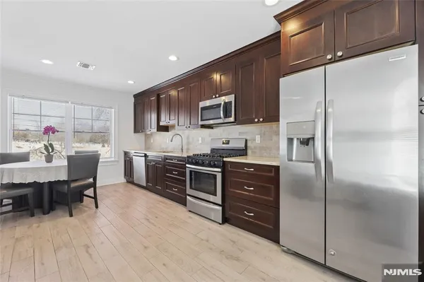 $3,400 | 53 Crest Street, Unit 1, Westwood, NJ 07675