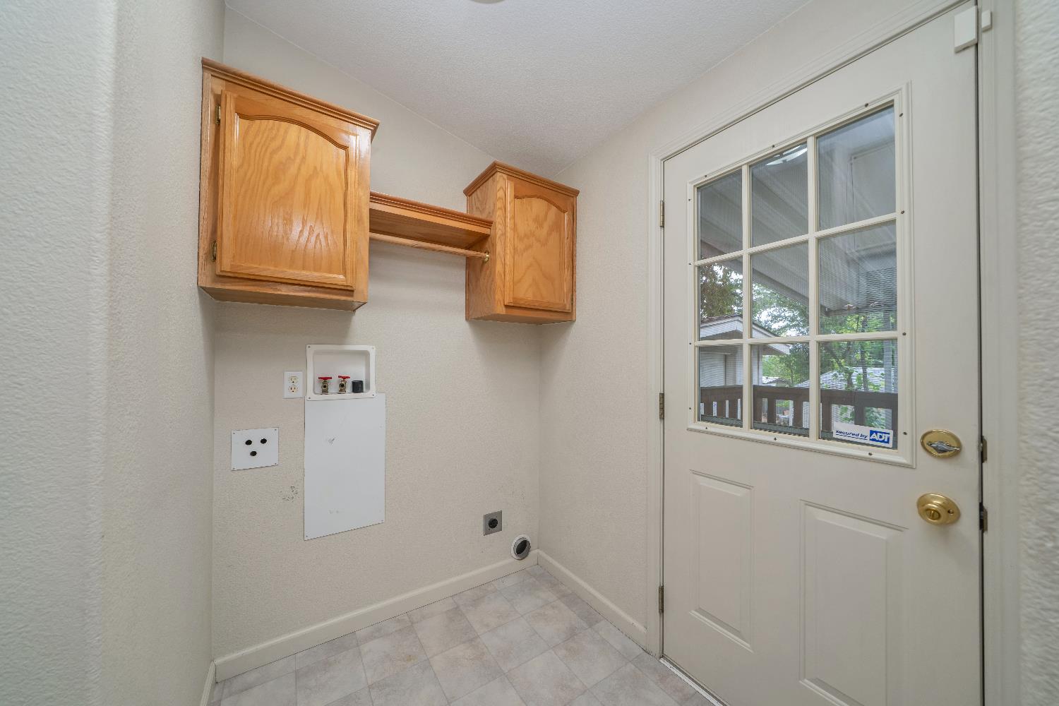 3550 China Garden Road, Unit 102 Placerville, CA 95667 - Photo 16 of 30 a view of small space with window