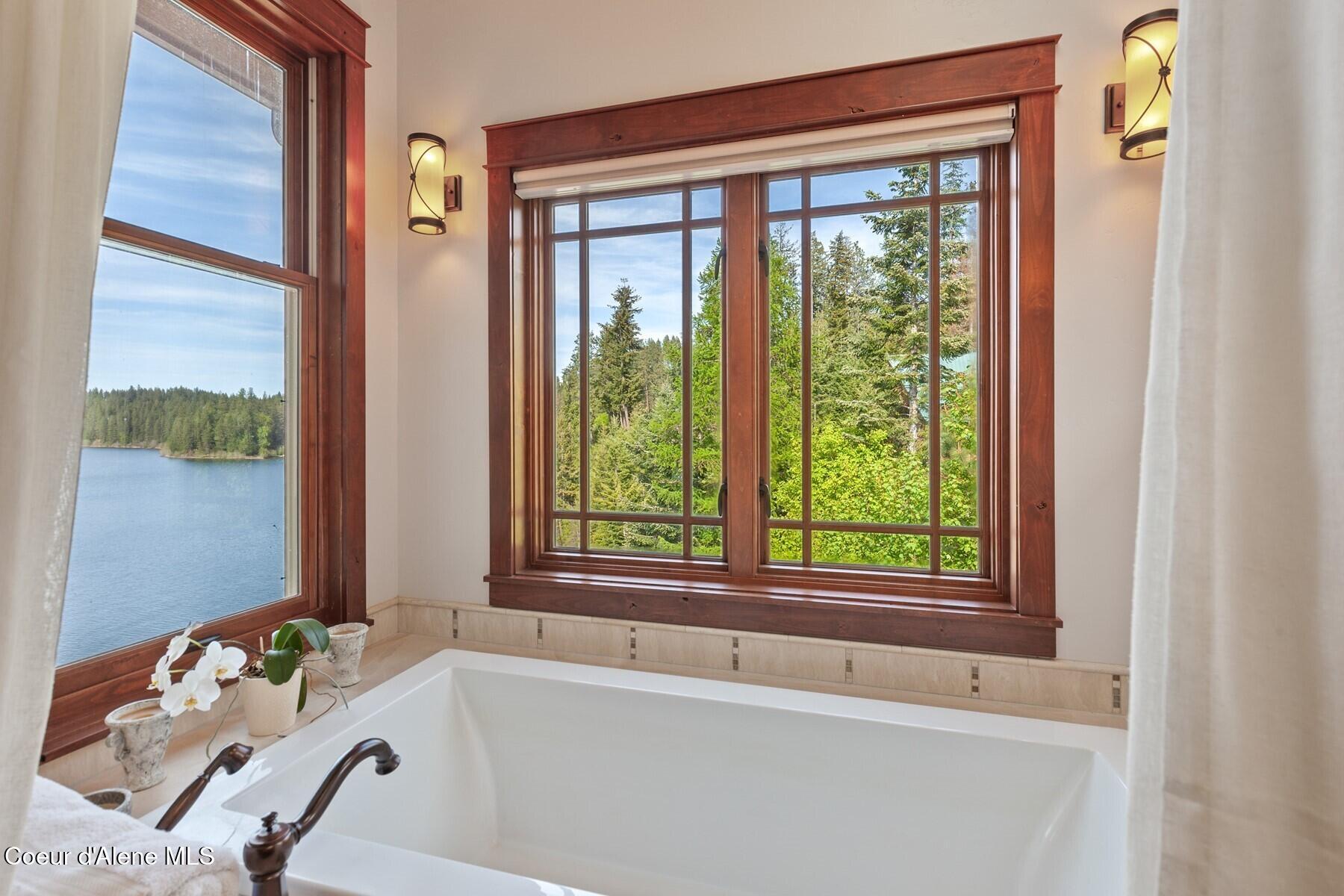 865 East Pine Ridge Drive Harrison, ID 83833 - Photo 24 of 81 Deep Soaking Tub w Lake Views