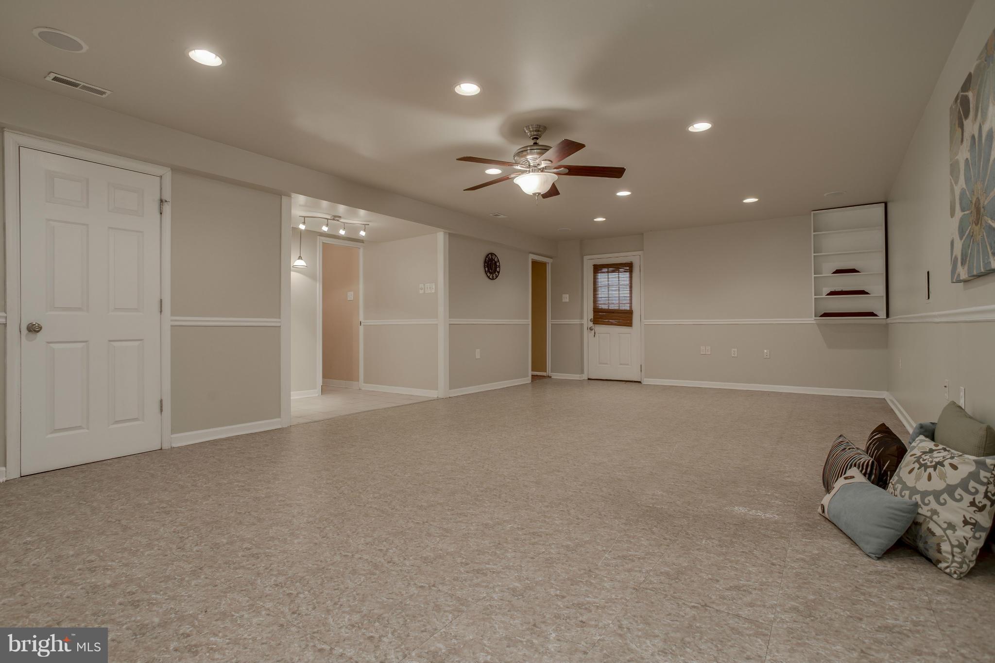 103 Seamaster Road Baltimore, MD 21221 - Photo 26 of 29 Family Room