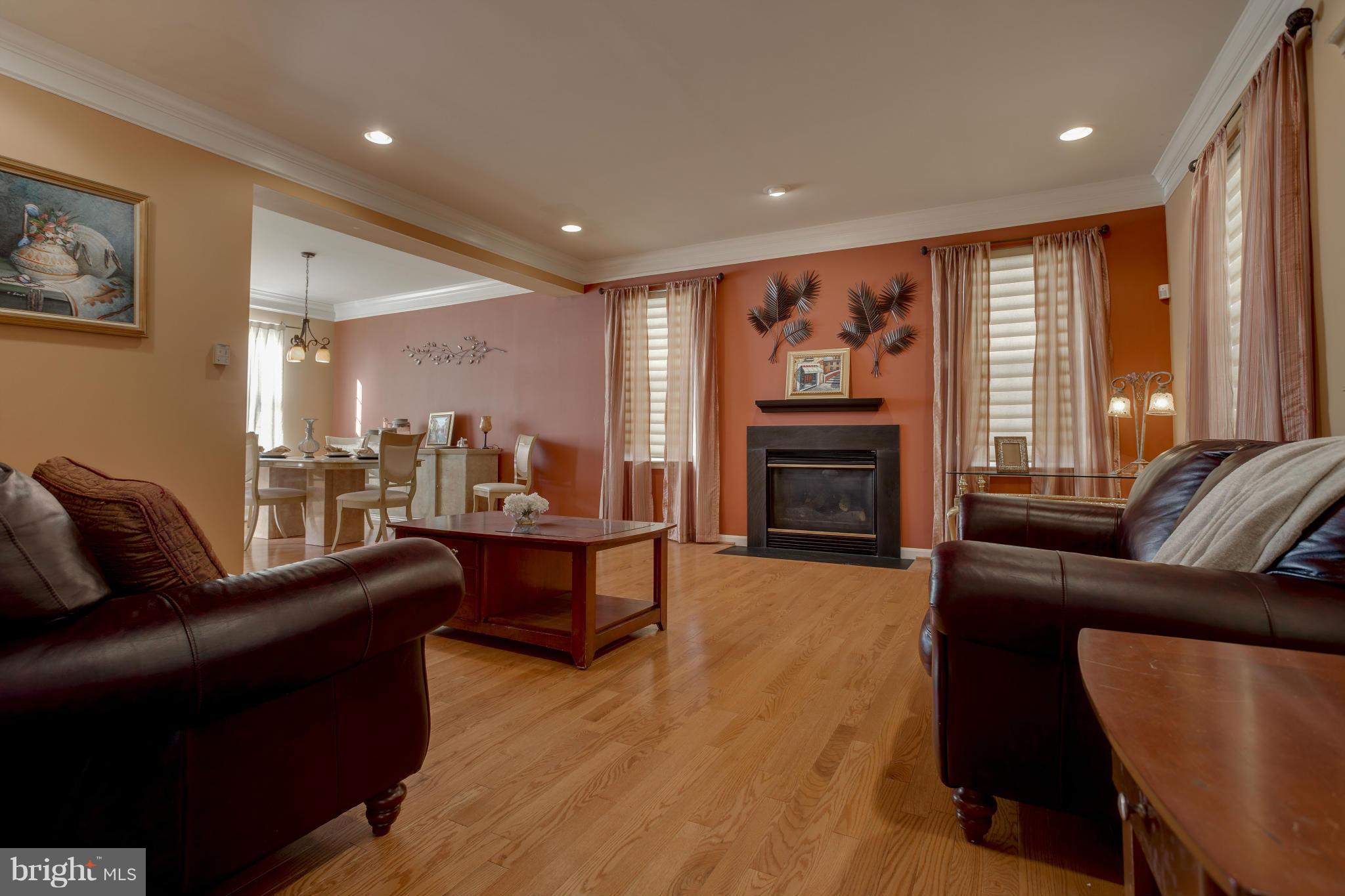 103 Seamaster Road Baltimore, MD 21221 - Photo 8 of 29 Living Room