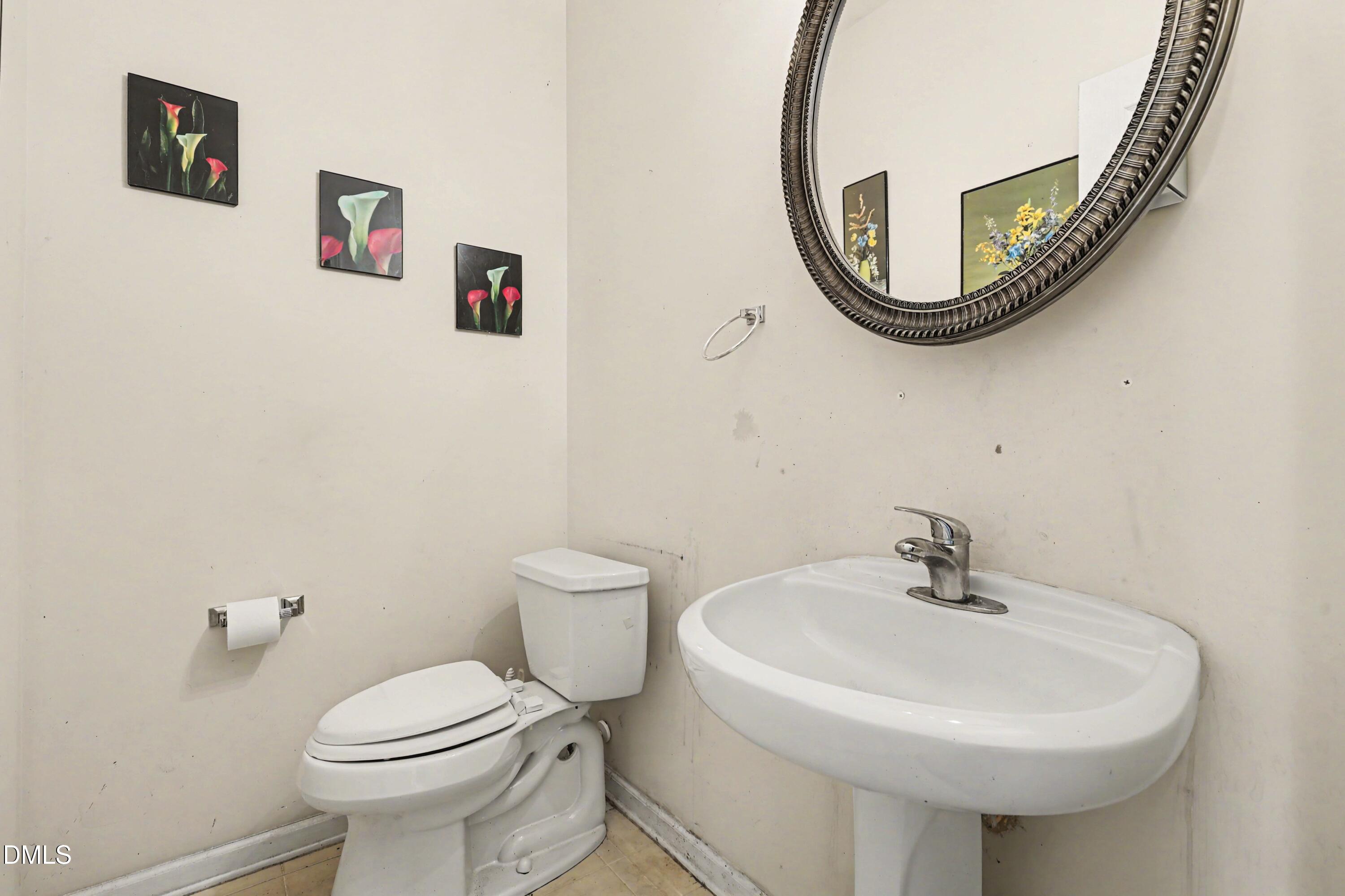 8122 Marshall Brae Drive Raleigh, NC 27616 - Photo 4 of 20 005_file_1266