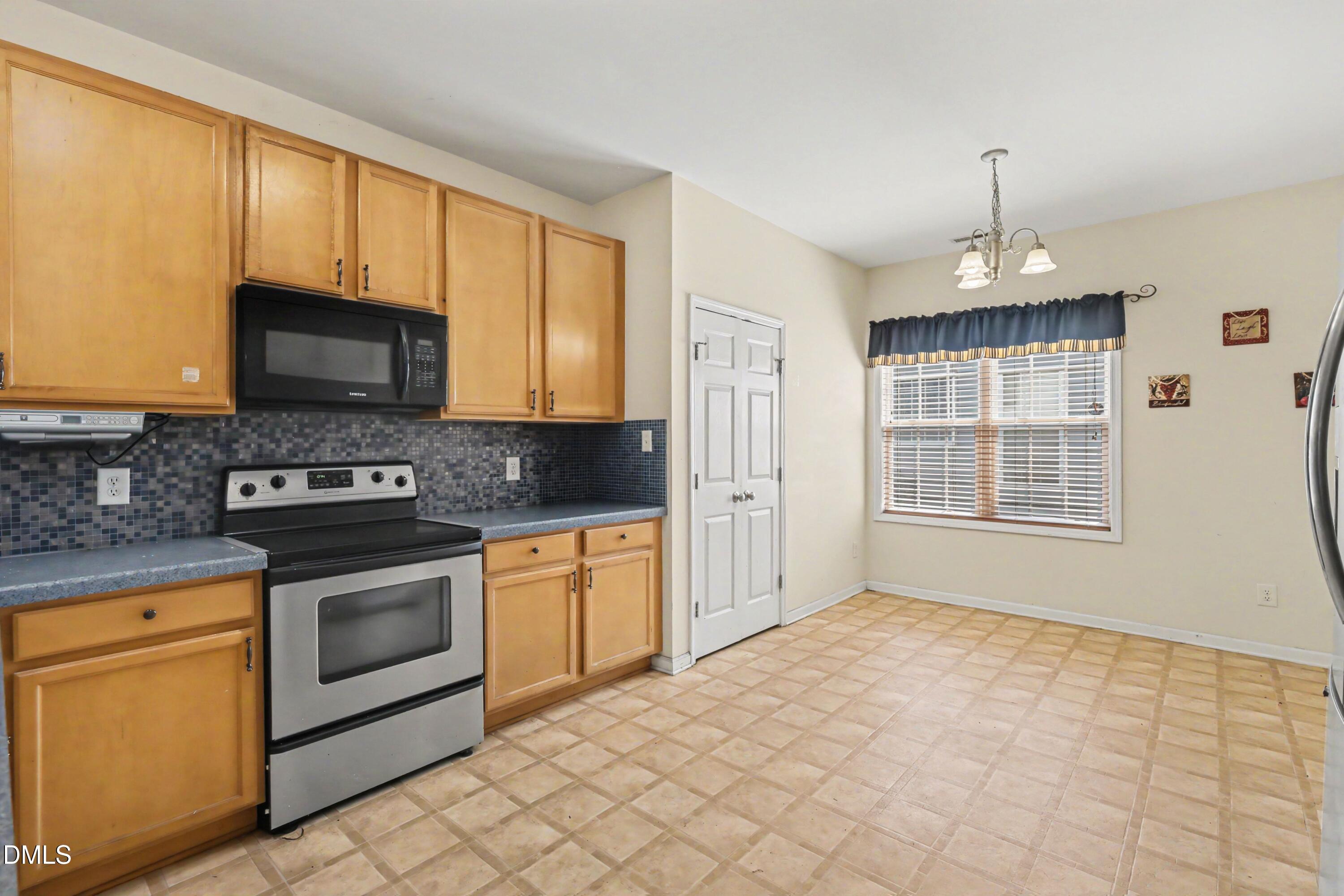 8122 Marshall Brae Drive Raleigh, NC 27616 - Photo 6 of 20 007_file_1902