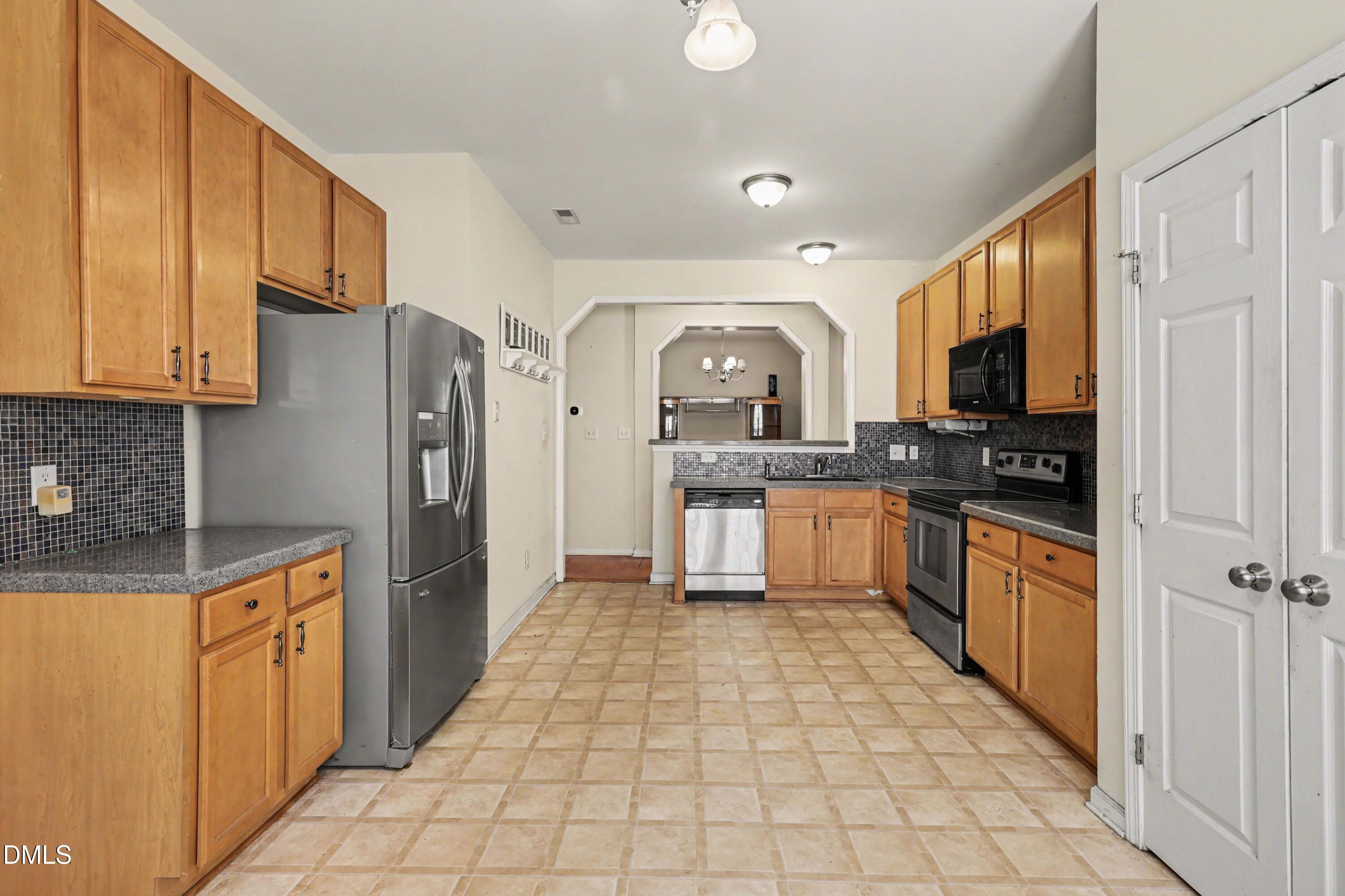 8122 Marshall Brae Drive Raleigh, NC 27616 - Photo 7 of 20 008_file_3893