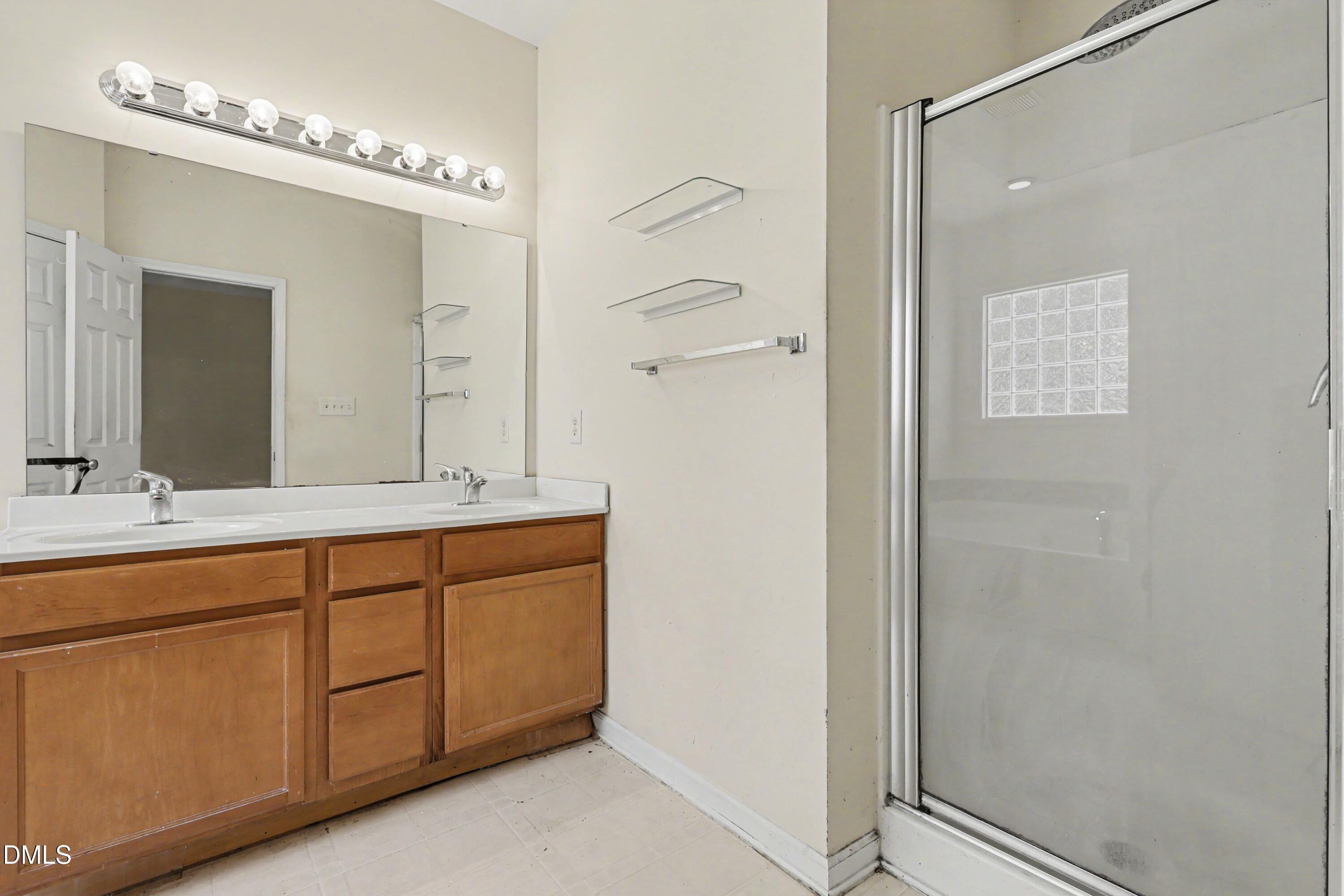 8122 Marshall Brae Drive Raleigh, NC 27616 - Photo 9 of 20 010_file_4021