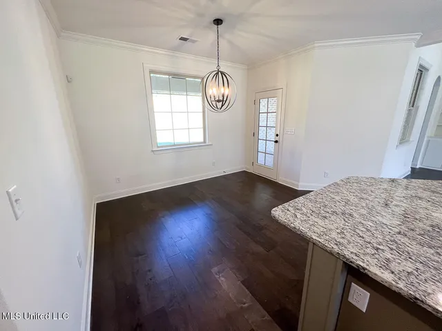 $565,000 | 293 Poplar Lane, Holly Springs, MS 38635