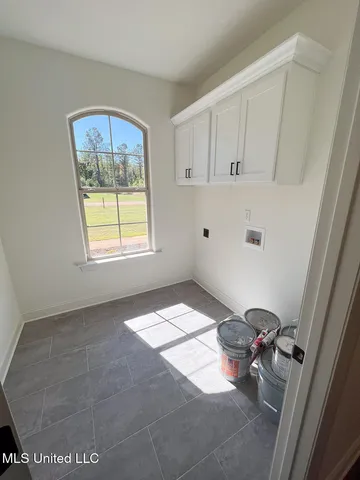 $565,000 | 293 Poplar Lane, Holly Springs, MS 38635