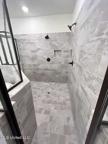 $565,000 | 293 Poplar Lane, Holly Springs, MS 38635