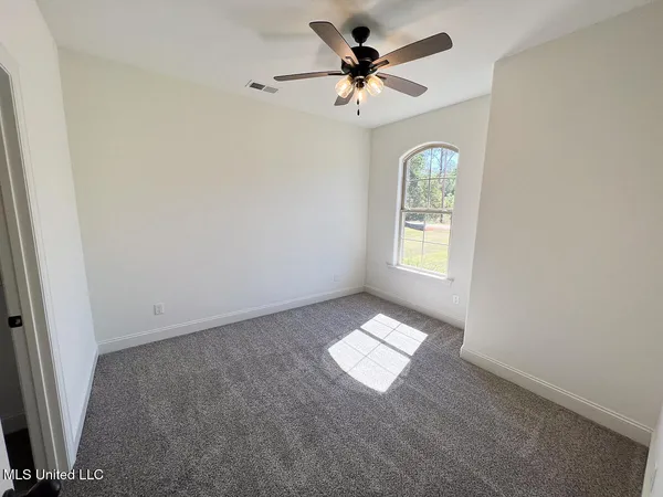 $565,000 | 293 Poplar Lane, Holly Springs, MS 38635