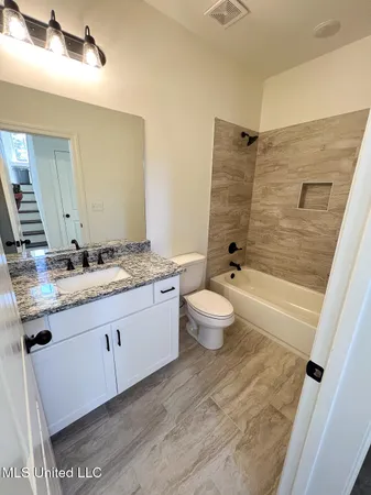$565,000 | 293 Poplar Lane, Holly Springs, MS 38635