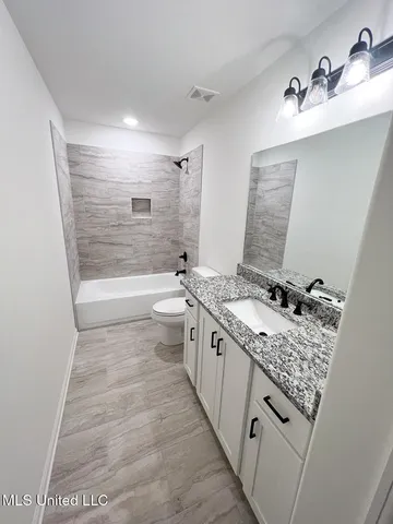 $565,000 | 293 Poplar Lane, Holly Springs, MS 38635