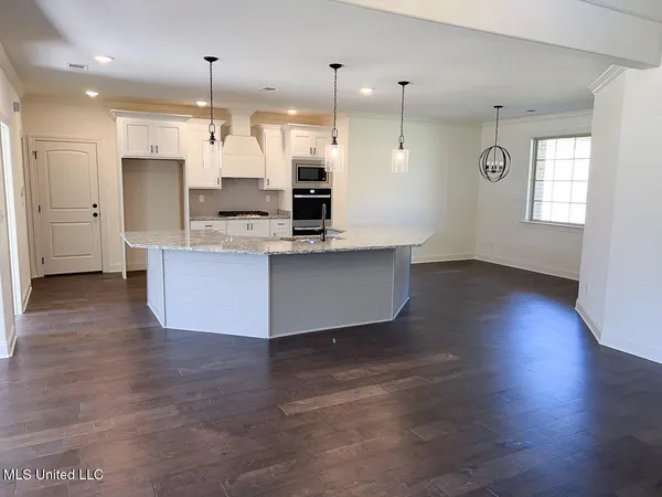$565,000 | 293 Poplar Lane, Holly Springs, MS 38635