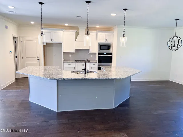 $565,000 | 293 Poplar Lane, Holly Springs, MS 38635