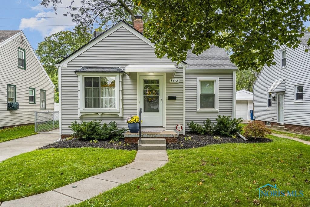 3572 Bellevue Road Toledo, OH 43613 - Photo 3 of 42 Gallery Image 3