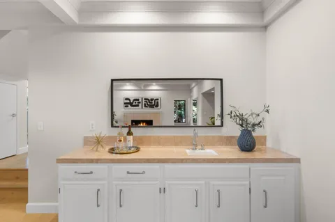 $4,588,000 | 135 Newton Drive, Burlingame, CA 94010