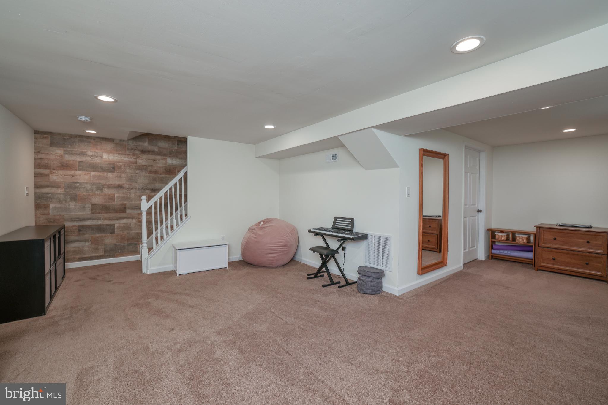 76 Poor Farm Road Pennington, NJ 08534 - Photo 15 of 28