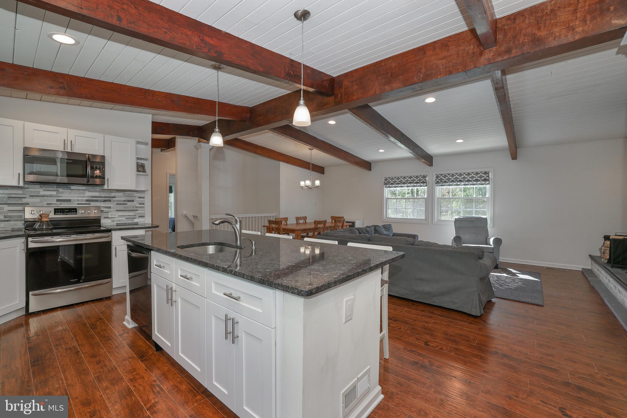 76 Poor Farm Road Pennington, NJ 08534 - Photo 5 of 28