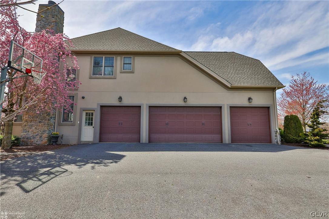 3369 Rising Sun Court Nazareth, PA 18064 - Photo 3 of 50 Gallery Image 3