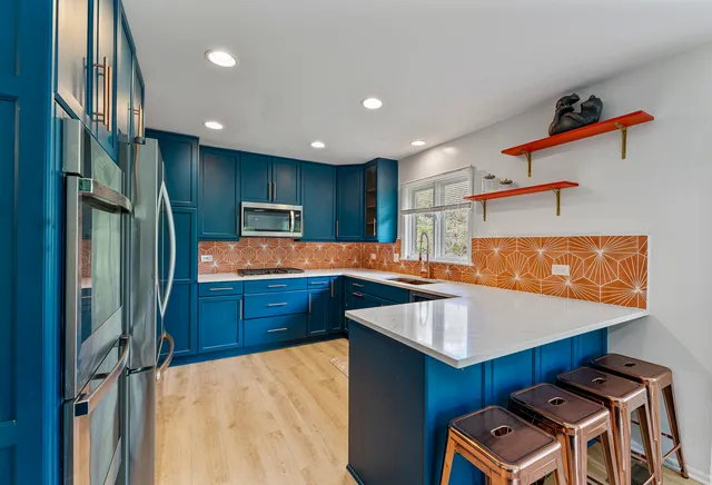 $950,000 | 1210 North Avenue, Highland Park, IL 60035