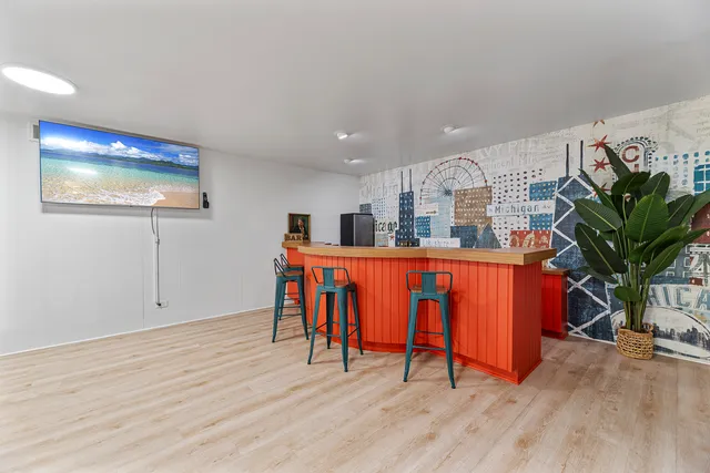 $950,000 | 1210 North Avenue, Highland Park, IL 60035