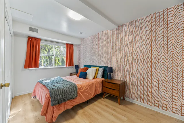 $950,000 | 1210 North Avenue, Highland Park, IL 60035