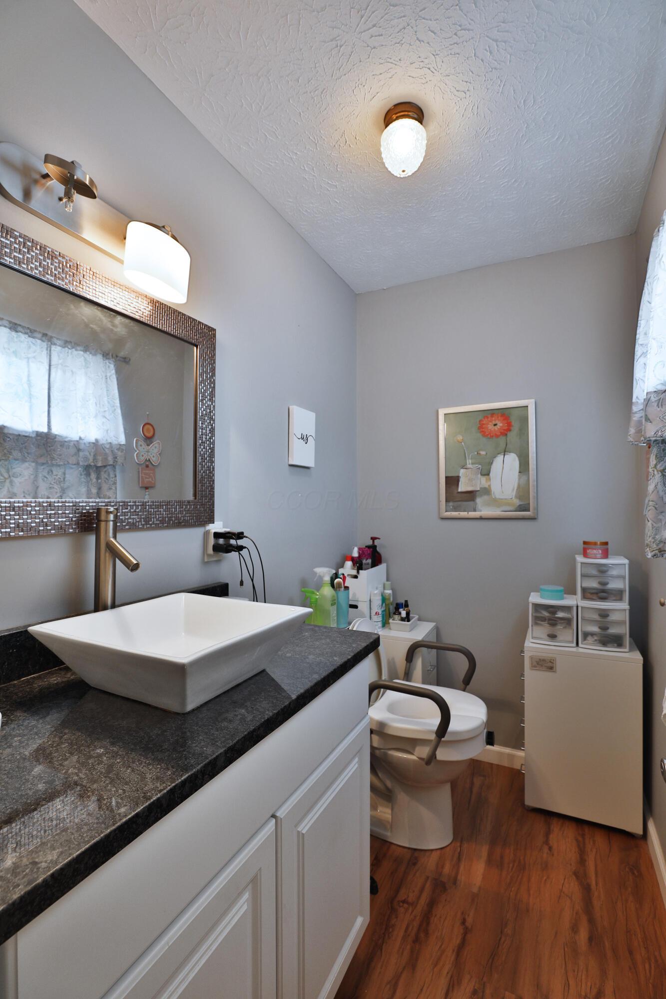 5717 Karl Road Columbus, OH 43229 - Photo 27 of 48 5717-Karl-25