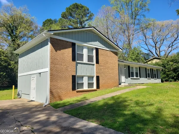 $1,800 | 463 Rock Meadow Drive, Stone Mountain, GA 30088