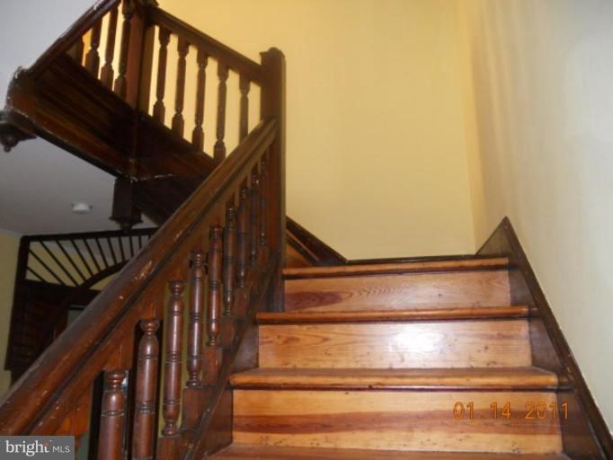 703 Locust Street Cambridge, MD 21613 - Photo 12 of 27 Staircase