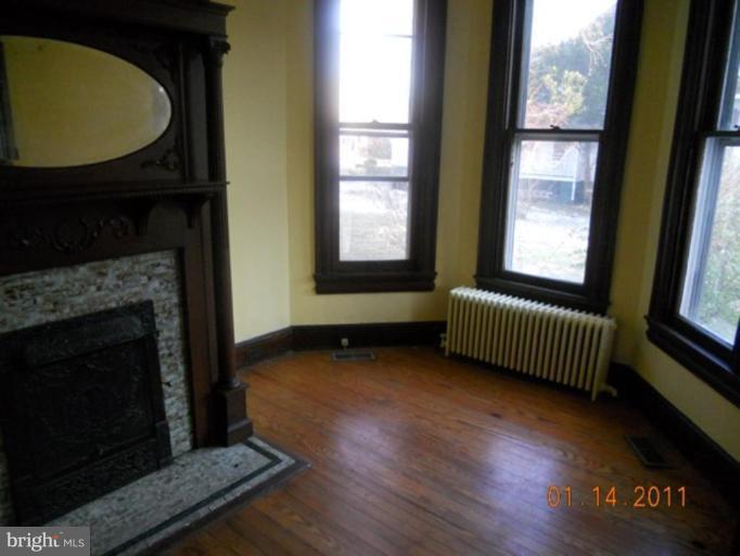 703 Locust Street Cambridge, MD 21613 - Photo 8 of 27 Family Room #2