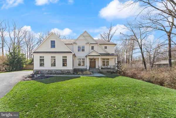 $2,550,000 | 8621 McHenry Street, Vienna, VA 22180