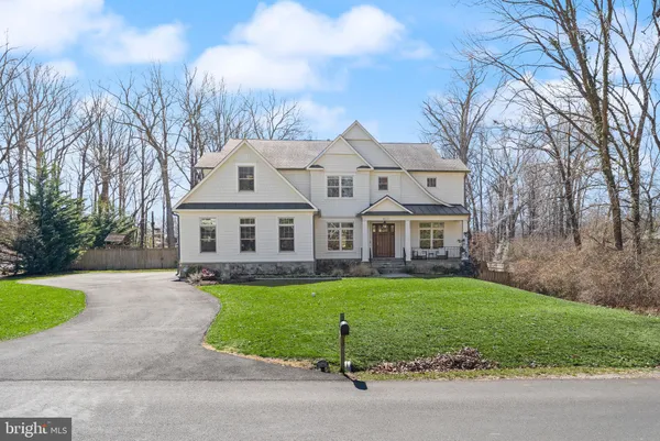 $2,550,000 | 8621 McHenry Street, Vienna, VA 22180