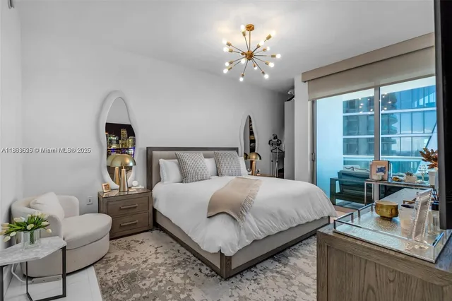 $1,100,000 | 900 Biscayne Boulevard, Unit 5208, Miami, FL 33132