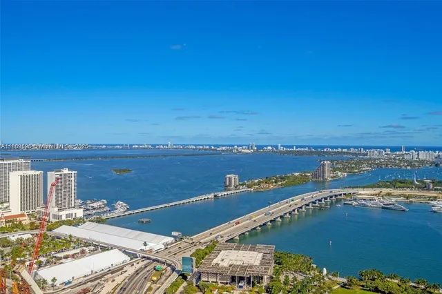 $1,100,000 | 900 Biscayne Boulevard, Unit 5208, Miami, FL 33132