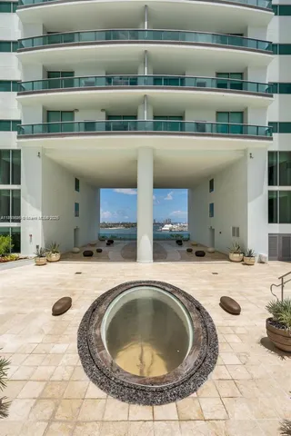 $1,100,000 | 900 Biscayne Boulevard, Unit 5208, Miami, FL 33132