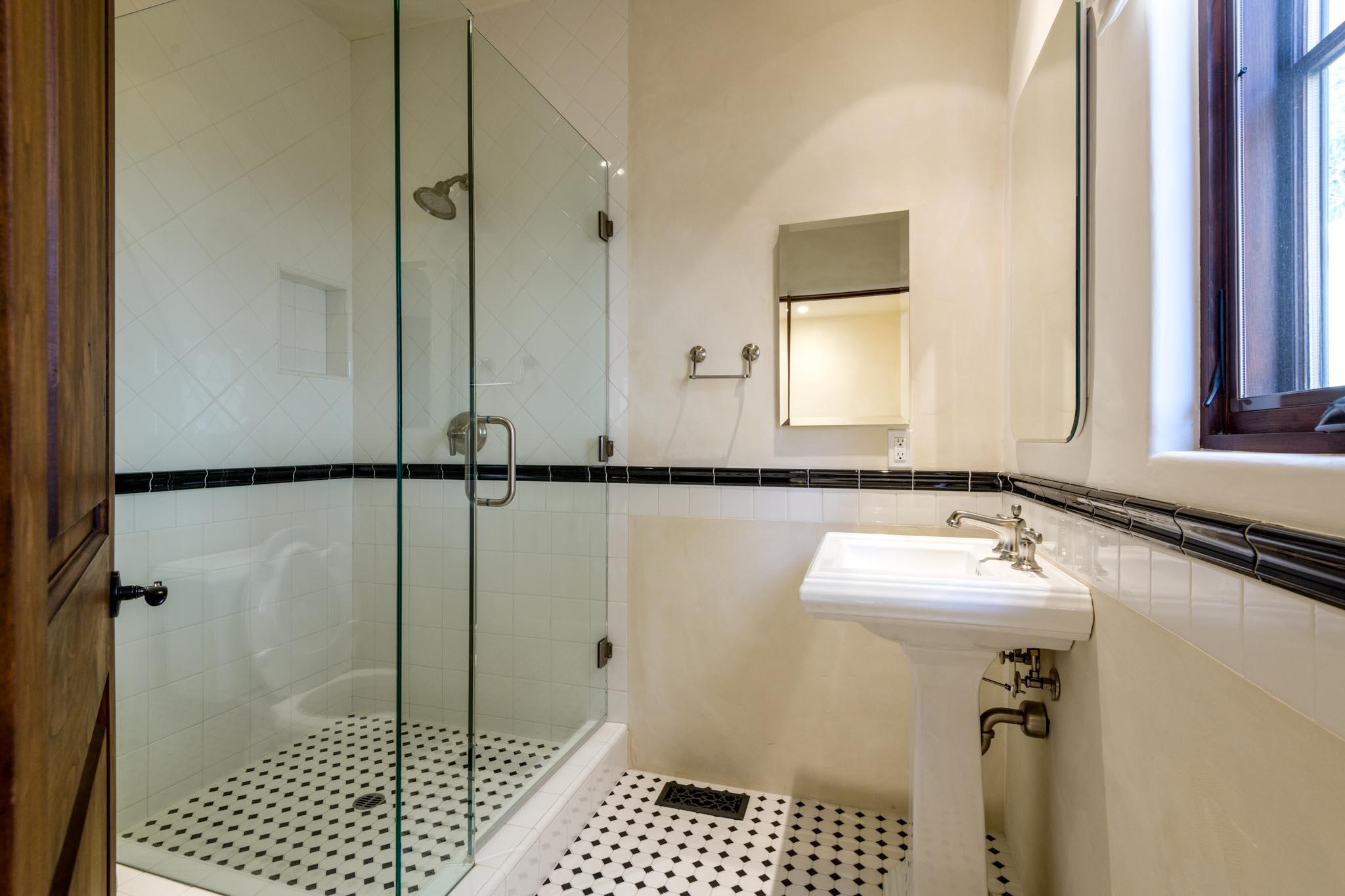 1105 Las Alturas Road Santa Barbara, CA 93103 - Photo 35 of 47 Bathroom 4