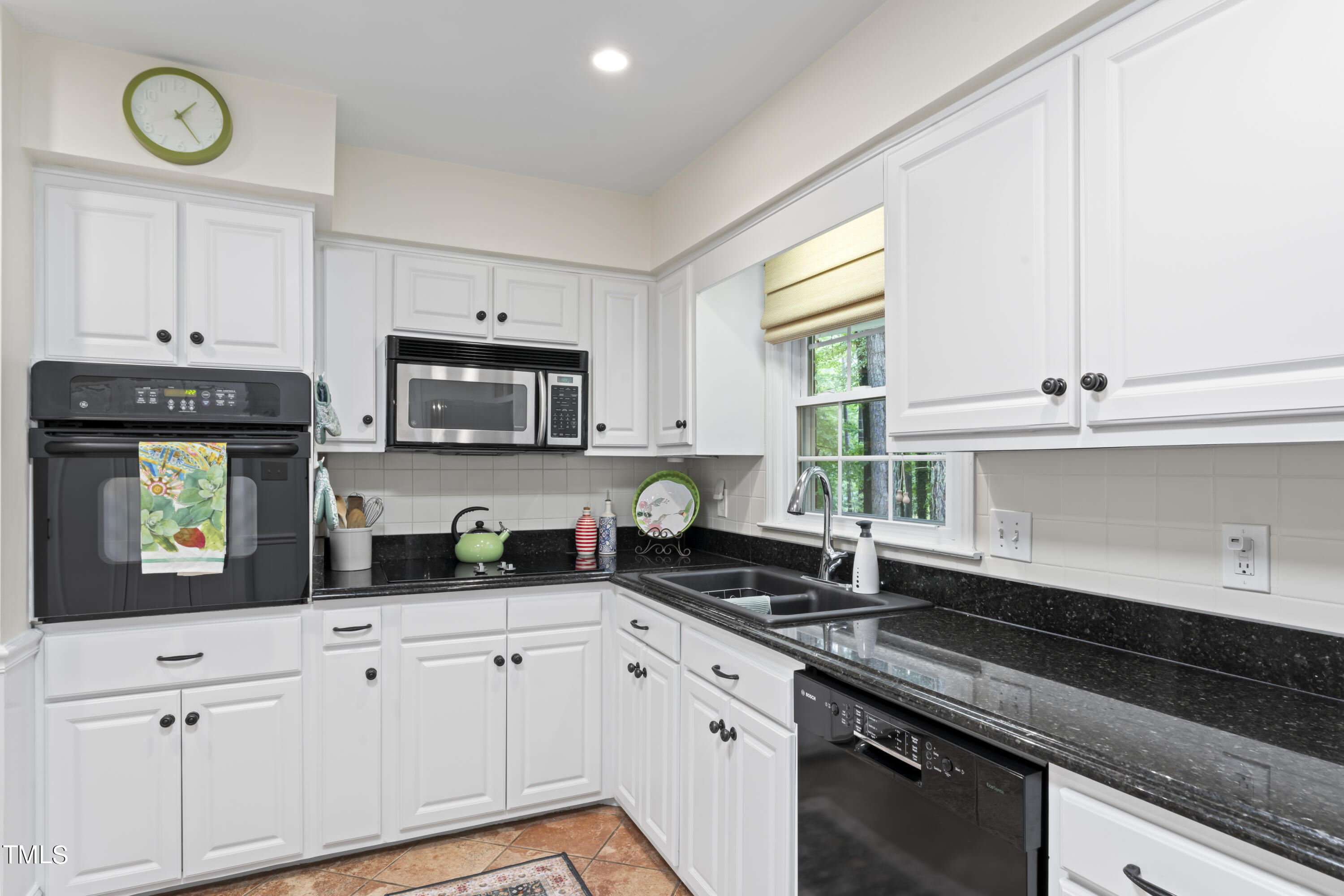 5902 Woodberry Road Durham, NC 27707 - Photo 20 of 38 photos_high_resolution_DSC04219