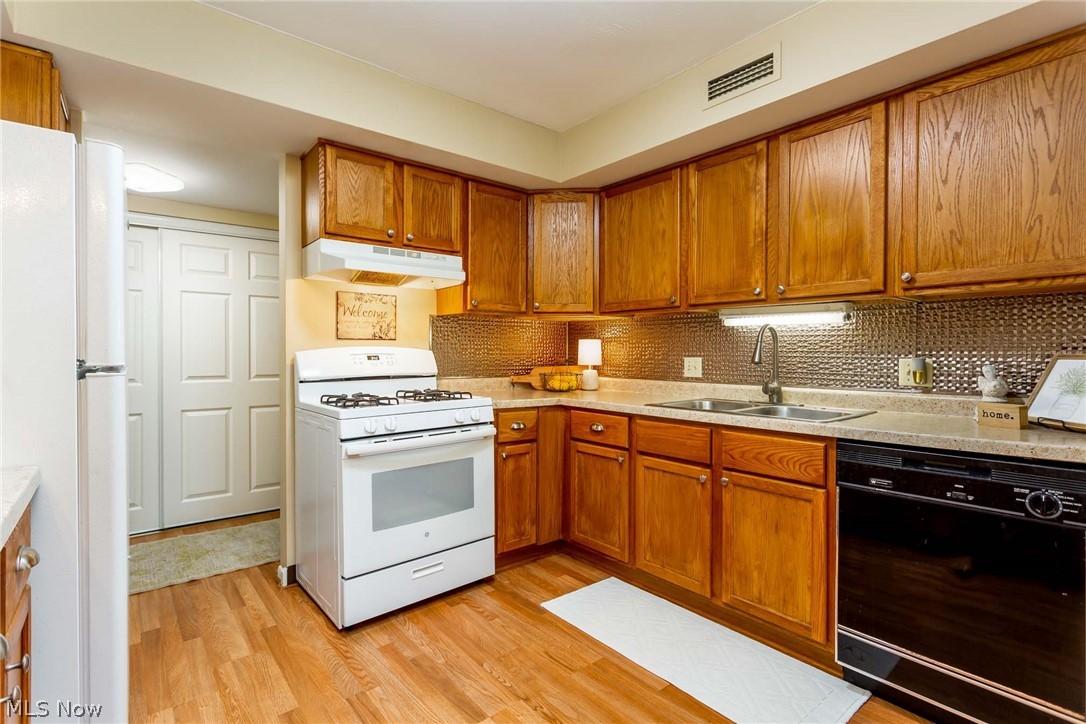 1105 Canyon View Road, Unit 206 Northfield, OH 44067 - Photo 6 of 25 Gallery Image 6
