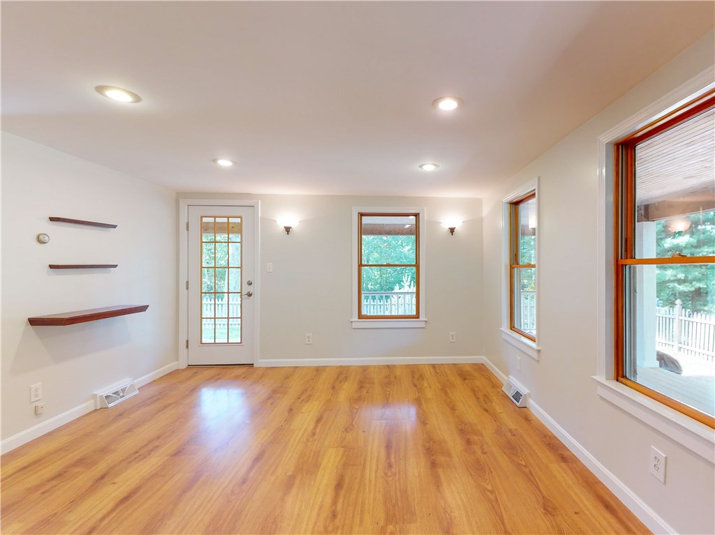 621 Saugatucket Road South Kingstown, RI 02879 - Photo 15 of 44 Gallery Image 15