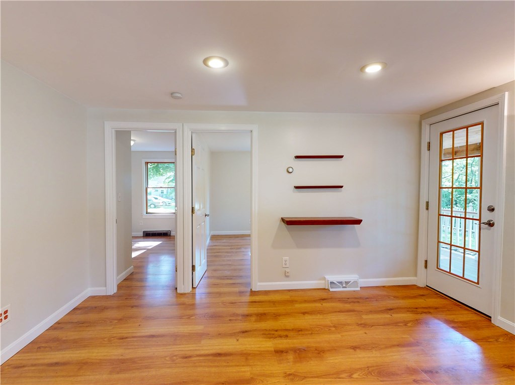 621 Saugatucket Road South Kingstown, RI 02879 - Photo 16 of 44 Gallery Image 16