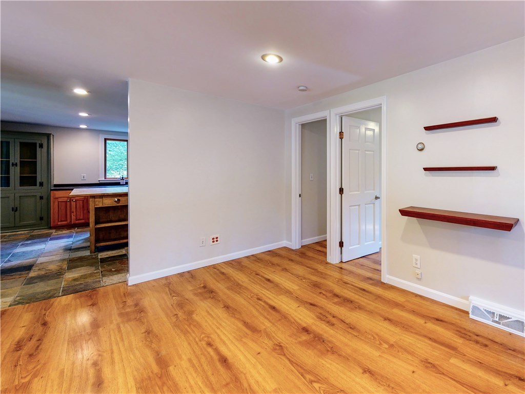 621 Saugatucket Road South Kingstown, RI 02879 - Photo 17 of 44 Gallery Image 17