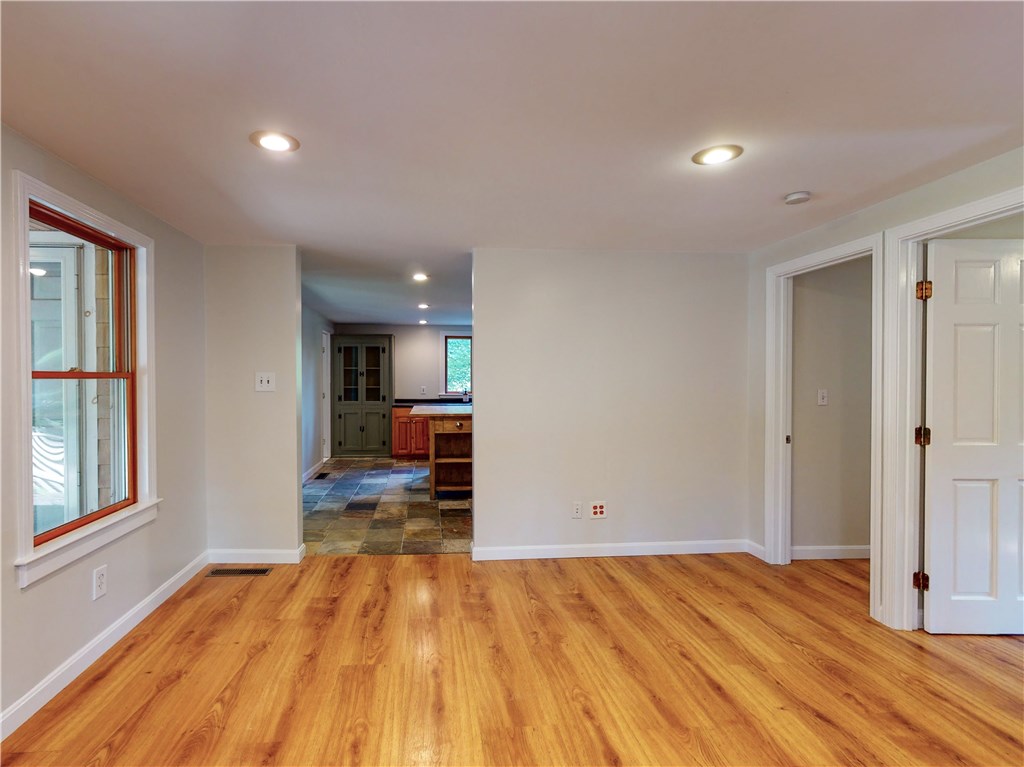 621 Saugatucket Road South Kingstown, RI 02879 - Photo 18 of 44 Gallery Image 18