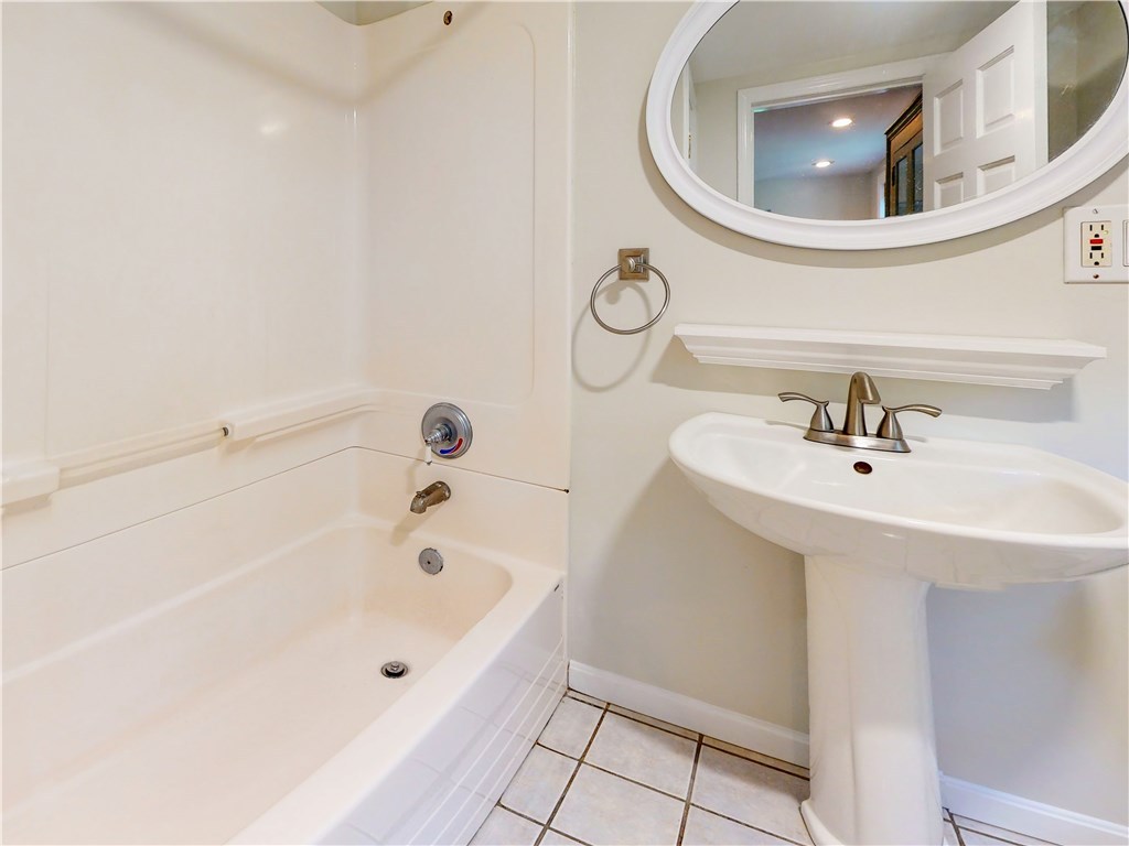 621 Saugatucket Road South Kingstown, RI 02879 - Photo 25 of 44 Gallery Image 25