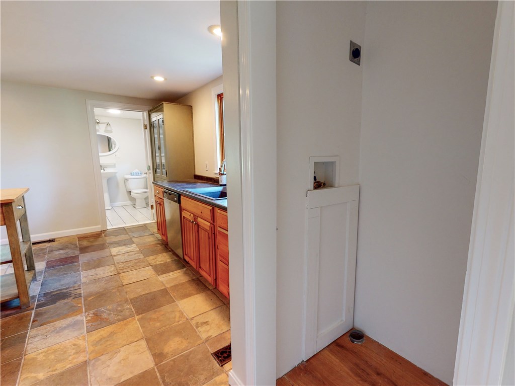 621 Saugatucket Road South Kingstown, RI 02879 - Photo 27 of 44 Gallery Image 27