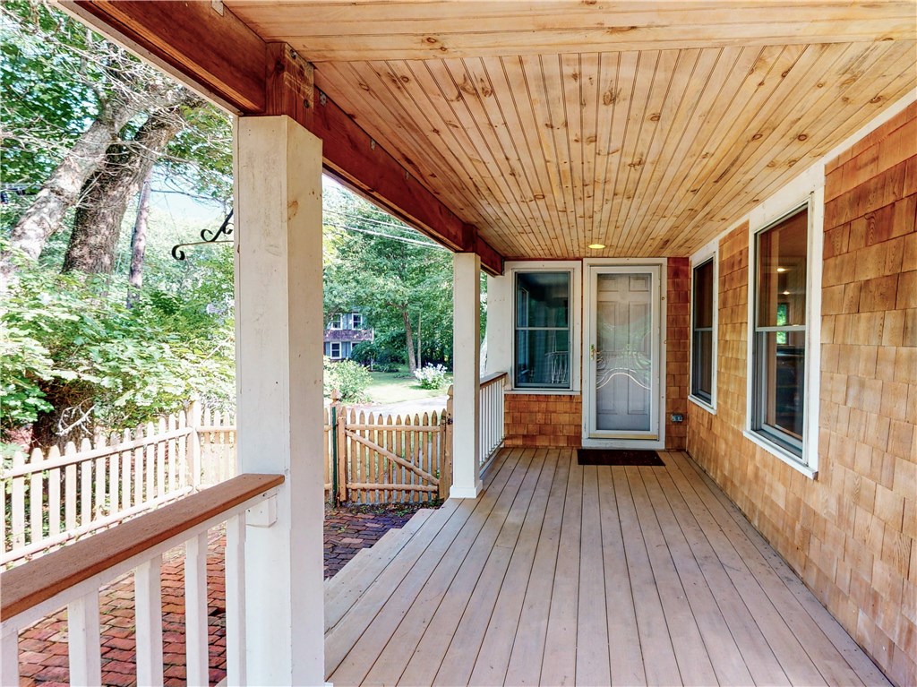 621 Saugatucket Road South Kingstown, RI 02879 - Photo 4 of 44 Gallery Image 4