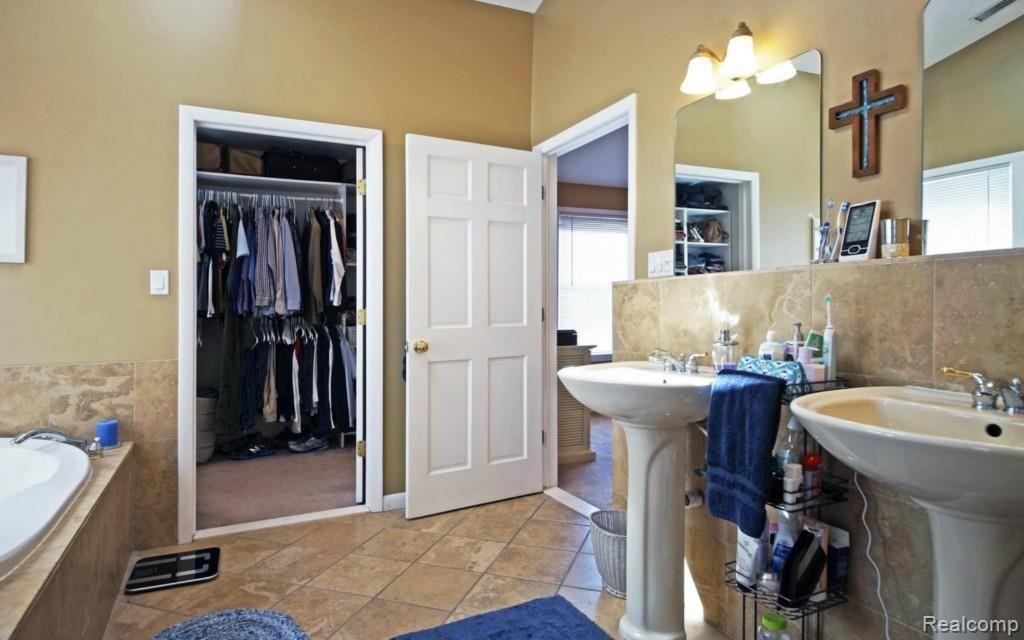 307 Ridgemont Road Grosse Pointe, MI 48236 - Photo 21 of 25 17-photo-web-1680x1050-197065.jpg
