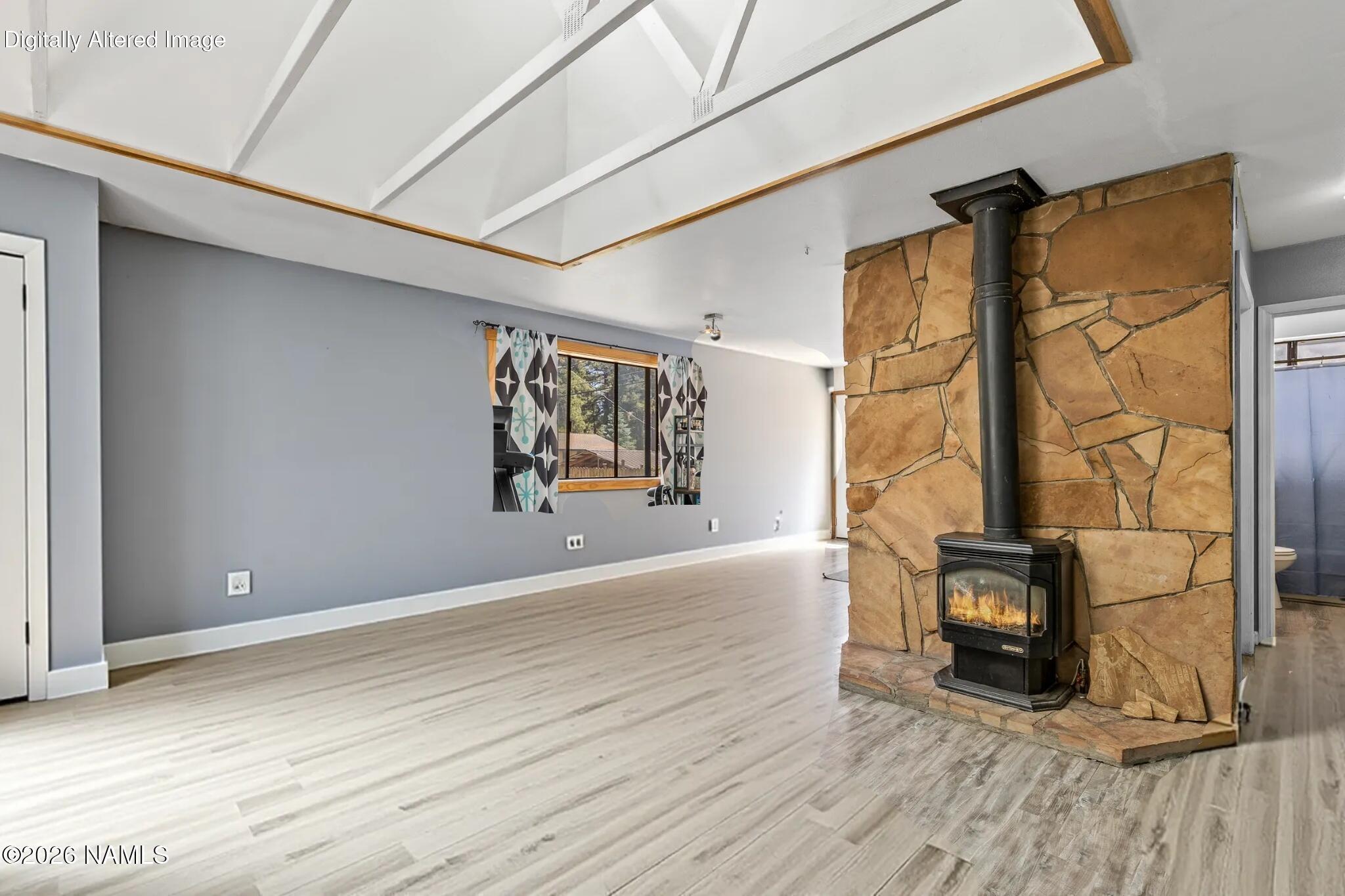 792 Comanche Street Flagstaff, AZ 86005 - Photo 5 of 23 Living Room