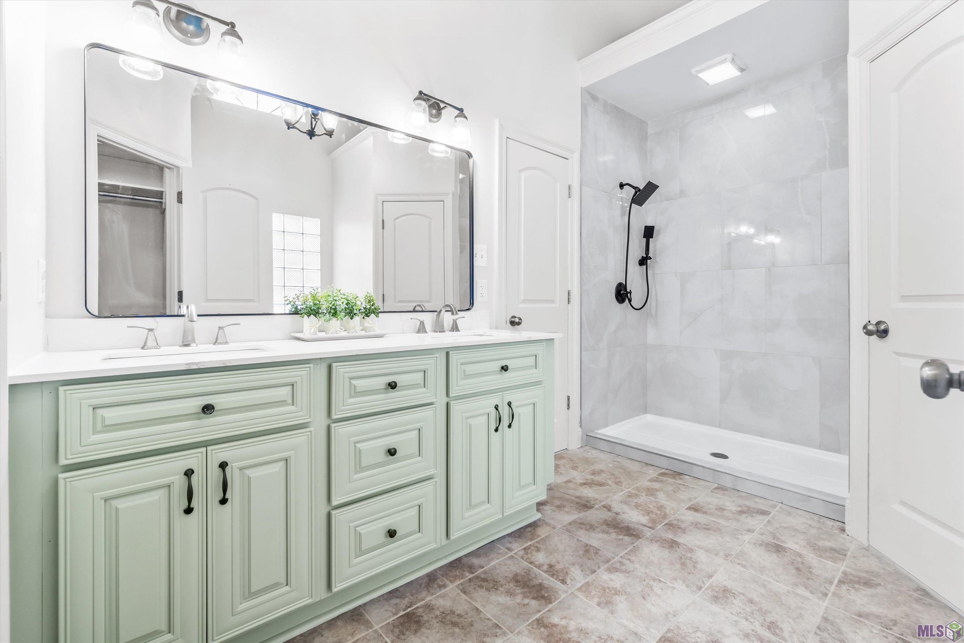 32435 Quail Ridge Denham Springs, LA 70706 - Photo 14 of 21 Master Bath 1